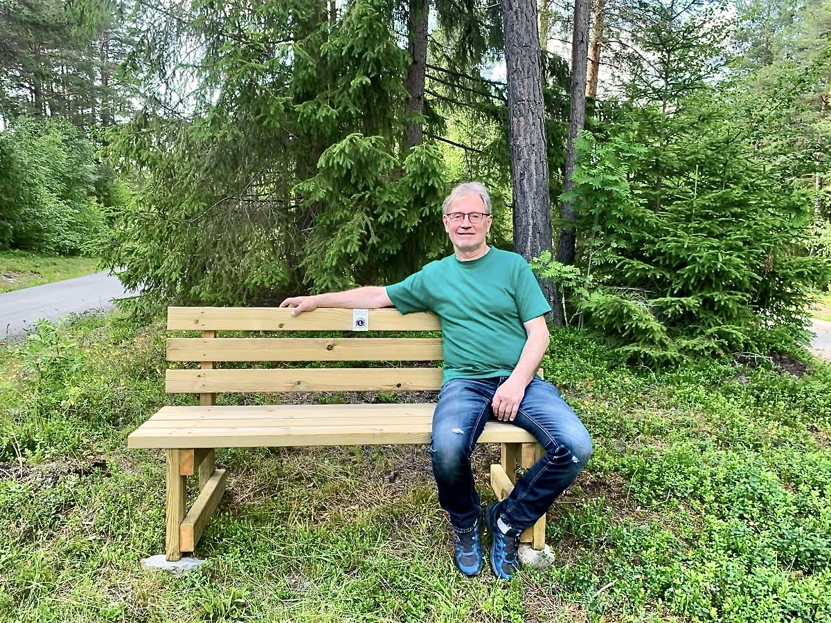 Artikkelbilde til artikkelen Fine benker til turgåere